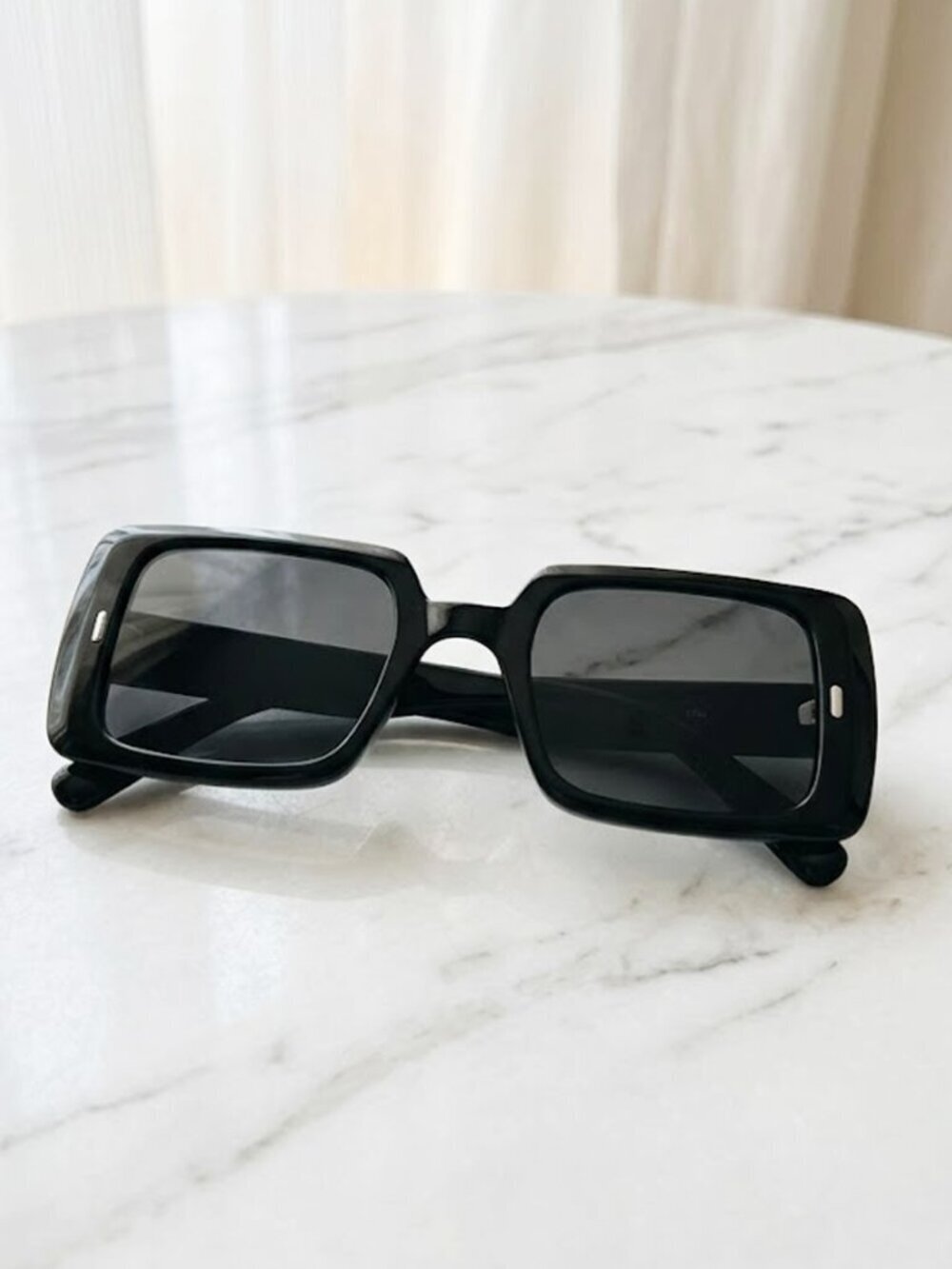 Black Ladies Stylish Summer Sunglasses 